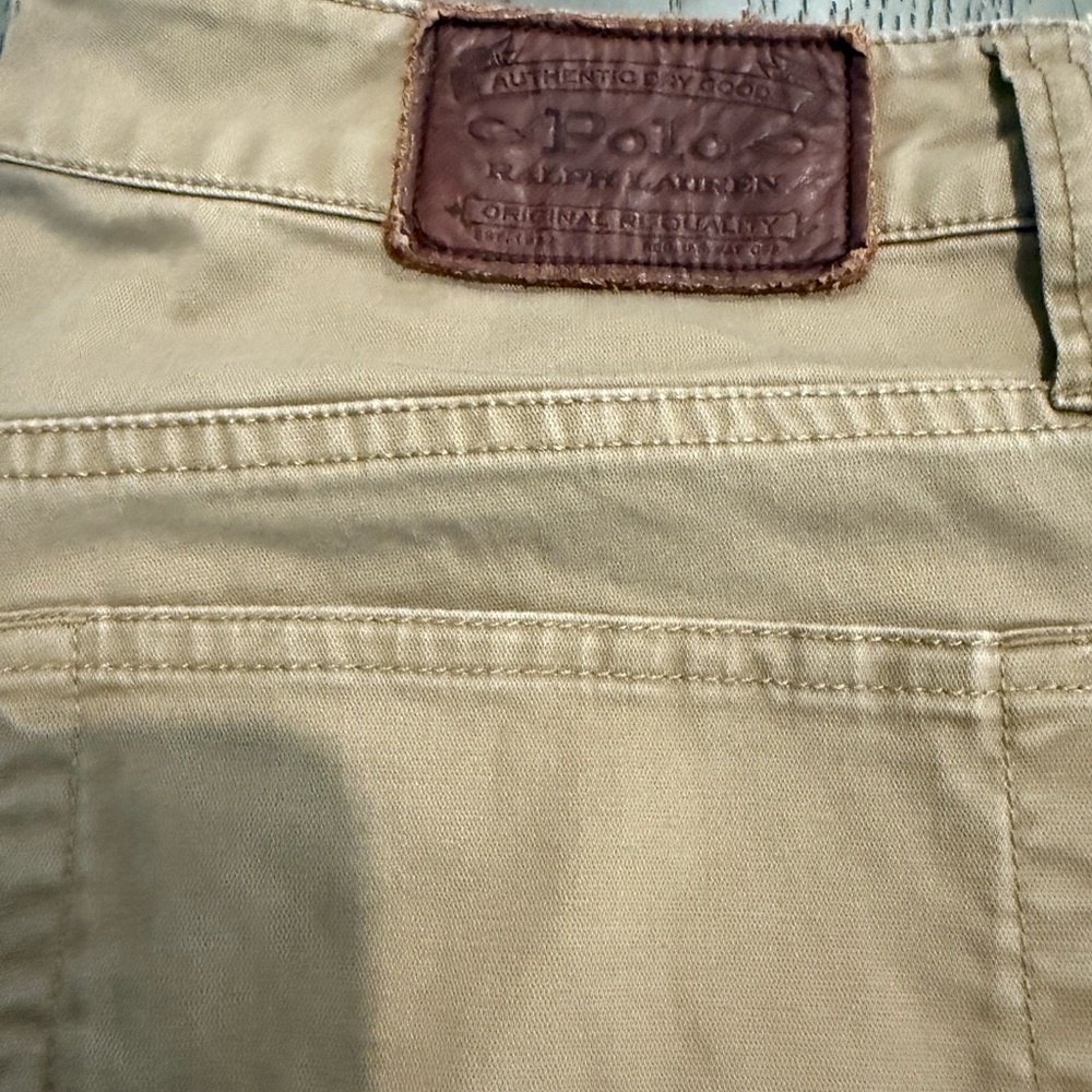 Size 18 Polo pants. Lightweight, Great condition
NO smoking household